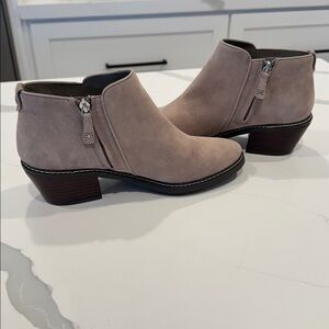 Sam Edelman 
 Pryce Taupe Ankle Bootie Women 9